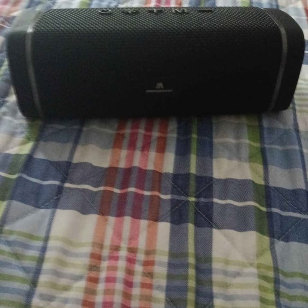 Black Bluetooth Portable Speaker